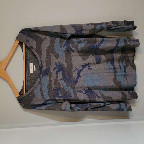 ARITZIA TNA~ Long Sleeve Top, M - Picture 1 of 6